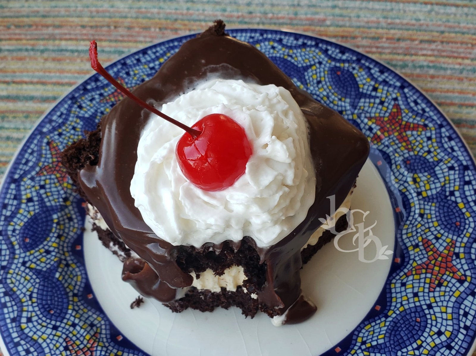 shoneys hot fudge ice cream cake aerial