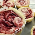 low carb raspberry cheesecakes